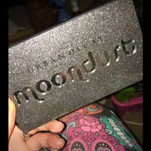 Urban decay moondust pallet